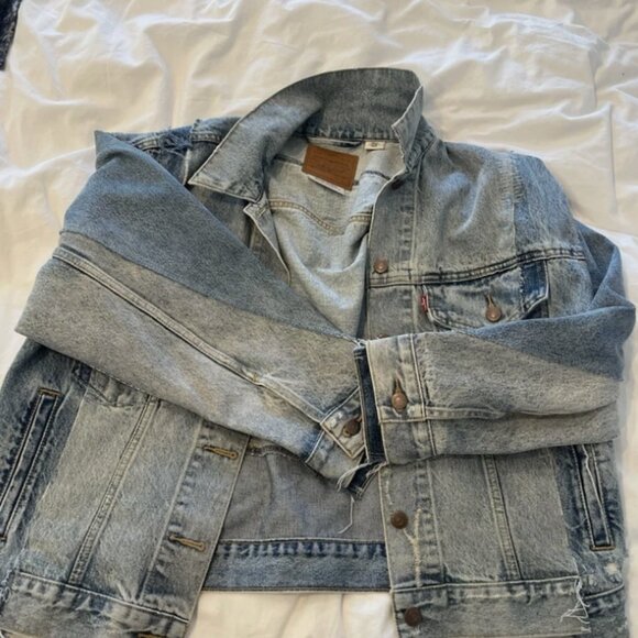 NWOT Levi’s 90s Trucker Jacket – Two-Tone Denim, Distressed - Picture 3 of 10
